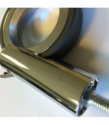 Détail de la fixation sur roulette chromé