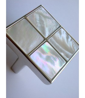 Poignée et bouton Pierre de Nacre 57 x 57 mm Poignée et bouton Pierre de Nacre 57 x 57 mm