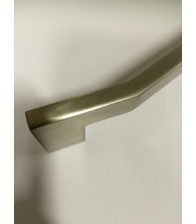 Poignée série Angle 6772 par Estamp Poignée série Angle 6772 par Estamp