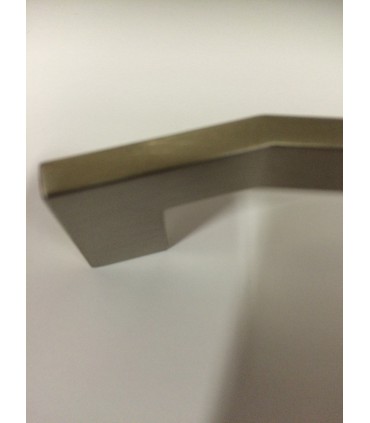 Poignée série Angle 6771 par Estamp