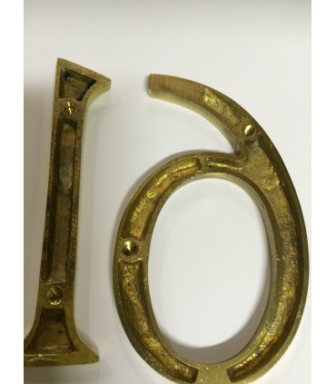 Chiffre découpé en Laiton poli verni hauteur 100 mm