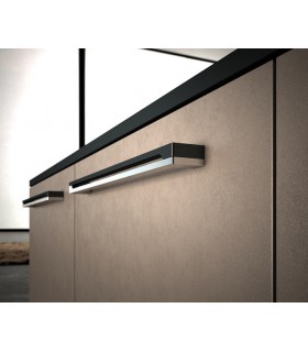 Série 818 chrome brillant et noir Série 818 chrome brillant et noir