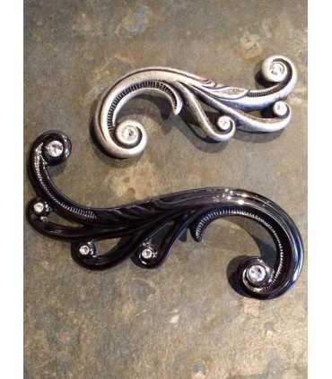 Jolie Cristal vieil argent à droite et chrome noir à gauche