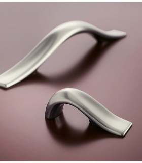 Poignée bouton de meuble design Vela par Bosetti Marella Poignée bouton de meuble design Vela par Bosetti Marella