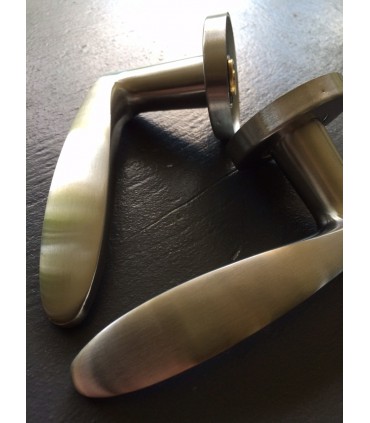 Paire de poignée béquille double en inox série 2042