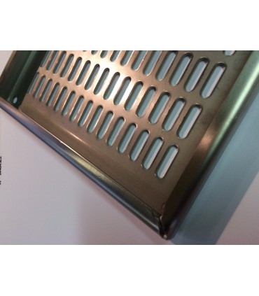 Grille de ventilation en inox avec trous oblongs