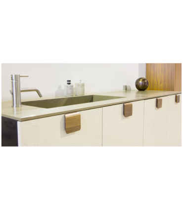 Poignée bouton de meuble bois série Tacco 0326 par Viefe