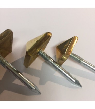 Clous décoratifs en laiton tête pyramidale