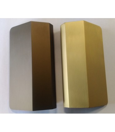 Finitions bronze et champagne.