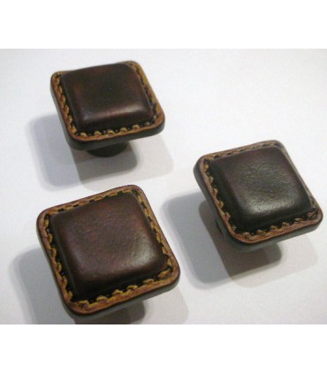 Bouton cuir marron
