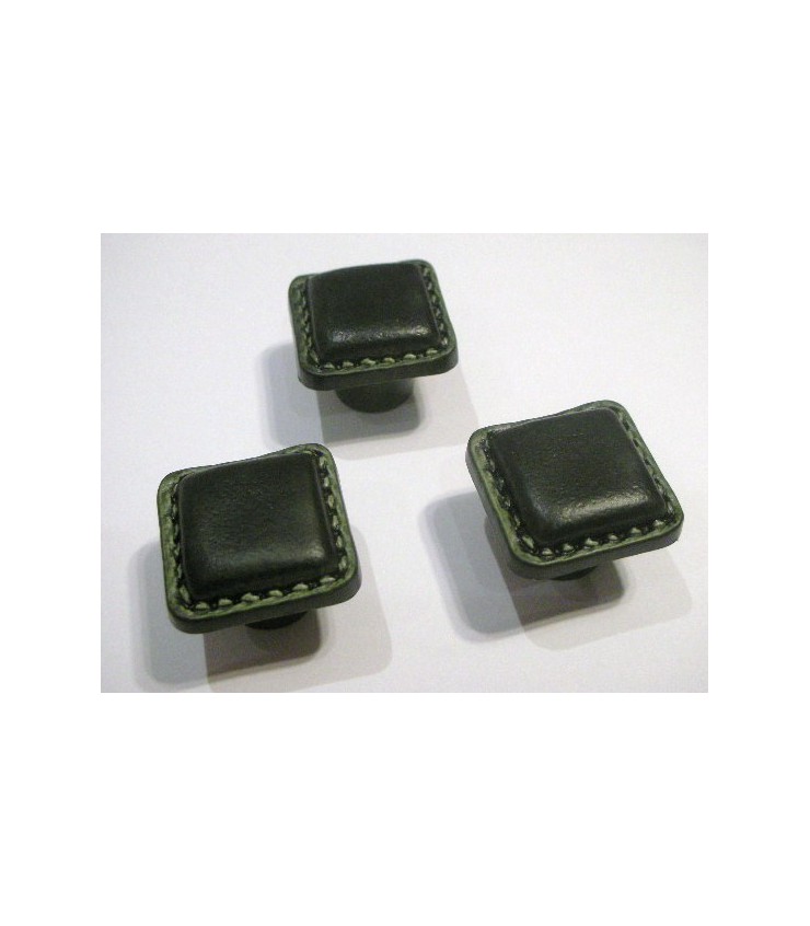 Bouton Ancien Haute Couture – Résine Et Cuir Gris Foncé, 4,4 Cm, Occasion.