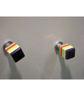 Bouton multicolor rectangulaire bout violet Bouton multicolor rectangulaire bout violet