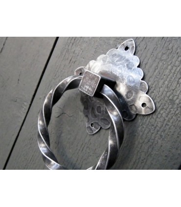 Poignée anneau fer forgé