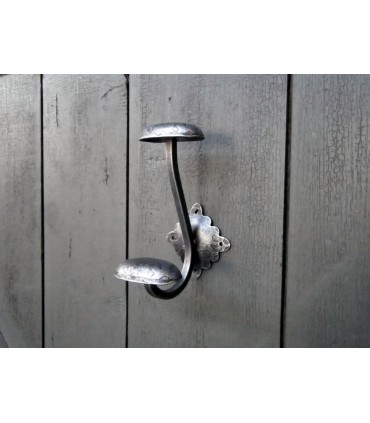 Patère double en fer forgé