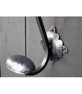 Patère double en fer forgé