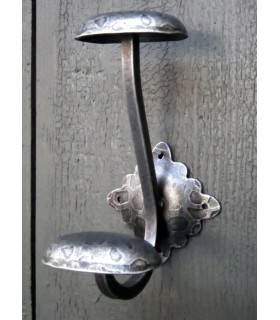 Patère double en fer forgé