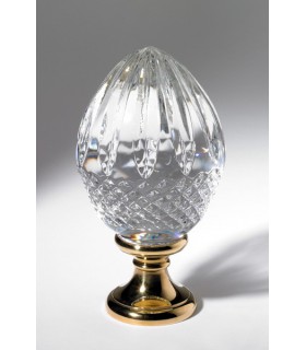 Oeuf départ de rampe d'escalier en cristal plein forme diamant et biseaux Oeuf départ de rampe d'escalier en cristal plein forme diamant et biseaux