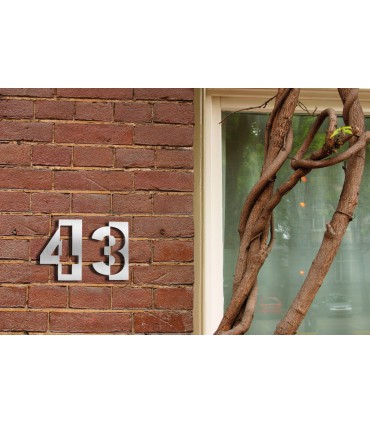 Chiffre découpé hauteur 125 mm en inox sur plots