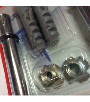 détail des fixations livrées avec le set One